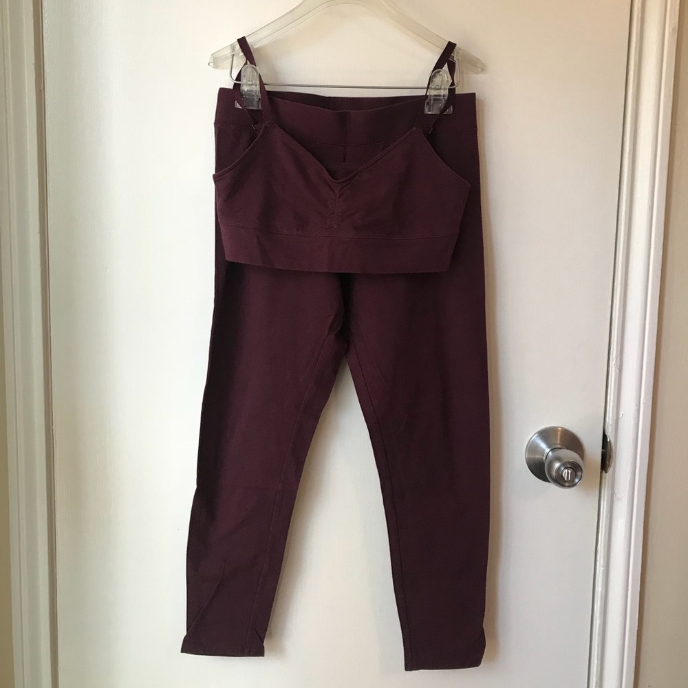 AERIE MATCHING LEGGINGS AND BRALETTE